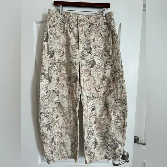 NWOT We the Free Good Luck Barrel Jeans in the CAT PRINT - Picture 5 of 8